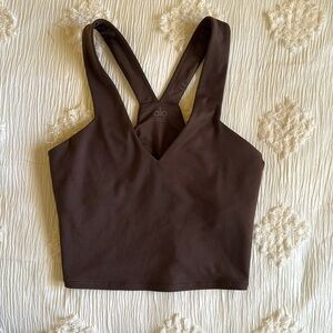 alo yoga tank top in espresso ☕️ 🤎